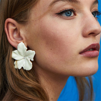 FASHIONSNOOPS Charm Flower Fashion Earrings